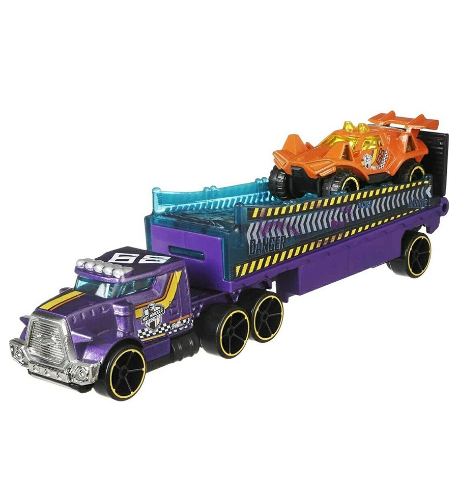 Hot Wheels Super Rig's Rumble Road Diecast Vehicle